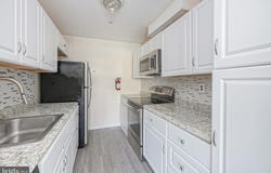 28 BIRCHWOOD Court, WEST DEPTFORD, NJ 08066