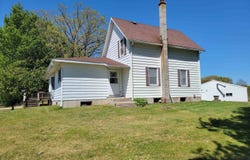 S1310 State 33 Road, La Valle, WI 53941-0000