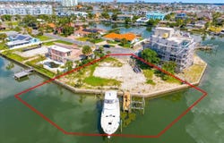 5400 ALOHA Drive, ST PETE BEACH, FL 33706