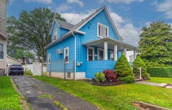 220 Victory St, Roselle Boro, NJ 07203-2630