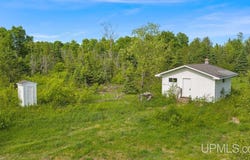 8789 38th Road, Rapid River, MI 49878