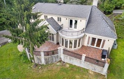 10 Loriann Rd, Warren Twp., NJ 07059-5411