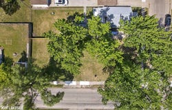 1336 E Meyers Avenue, Hazel Park, MI 48030
