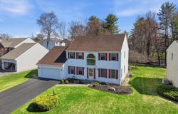 24 Squire Road, Schenectady, NY 12304