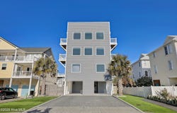 106 Charlotte Avenue, Surf City, NC 28445