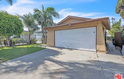 229 E 75th St, Los Angeles, CA 90003