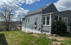 105 SYCAMORE AVE, Moundsville, WV 43716