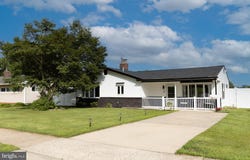 26 THIMBLEBERRY LANE, LEVITTOWN, PA 19054
