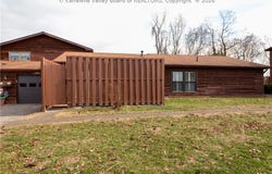 104 Trappers Place, Charleston, WV 25314