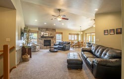 53 18th St SE, LeMars, IA 51031