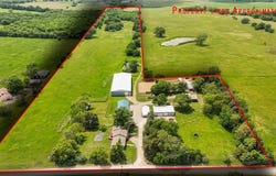 9643 Y Road, Meriden, KS 66512