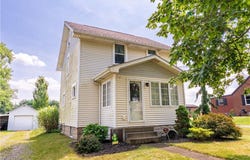 7142 Oakhill Avenue NE, Alliance, OH 44601