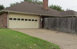 2305 Sherwood Drive, Ennis, TX 75119