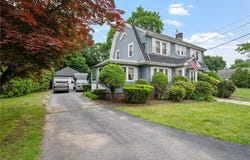 60 White Parkway, North Smithfield, RI 02896