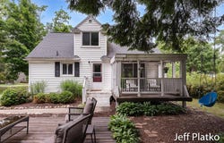 3838 Miramar Avenue NE, Grand Rapids, MI 49525