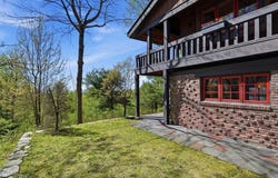 10 Cadwell Dr, Wilbraham, MA 01095