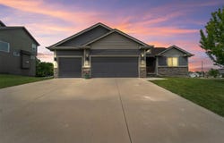 1100 Hunter Court, Adel, IA 50003
