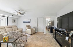 25 N Madison Ave, Margate, NJ 08402