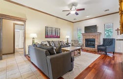 913 N Barn Hill Way, Mustang, OK 73064