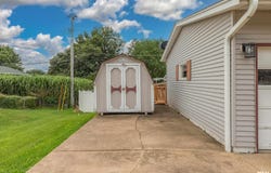 419 W 51ST Street, Davenport, IA 52806