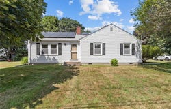 1 Irvings Path, Narragansett, RI 02882