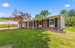 11915 Benedetta Drive, Bridgeton, MO 63044