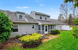 9809 Brookline Oval, Strongsville, OH 44136