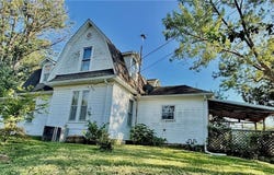 700 West Street, Sweet Springs, MO 65351