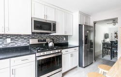 33 Willow Creek Drive, Hudson, NH 03051