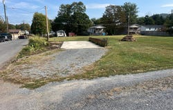 142 Washington St, Alderson, WV 24910