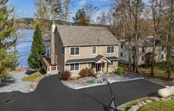 72 Glen Road, Lake Ariel, PA 18436