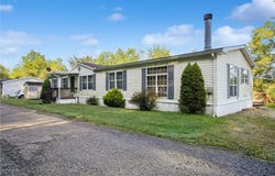 736 Sunset Dr, Donegal, PA 15628