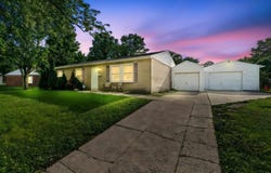17 Berry Drive, Dayton, OH 45426