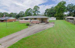 12509 Palmer Rd, Gonzales, LA 70737
