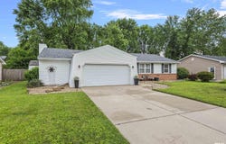 621 DEERFIELD Road, Chatham, IL 62629