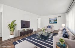 1415 W Fiesta Ln, Mequon, WI 53092