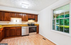 10921 HARPERS SQUARE CT, RESTON, VA 20191