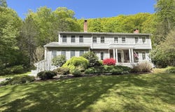 117 N Saddle Ridge, Simsbury, CT 06092