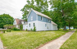 225 E Bergey Street, Wadsworth, OH 44281