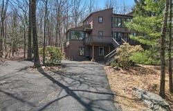 3206 Stonehenge Drive, East Stroudsburg, PA 18301
