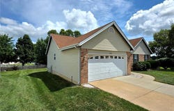 137 Black Lantern Trail, St Peters, MO 63376