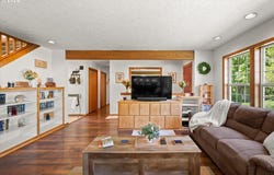 672 WALKER Rd, Kelso, WA 98626