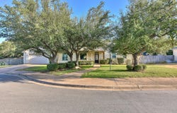 111 Pecos Ct, Georgetown, TX 78628