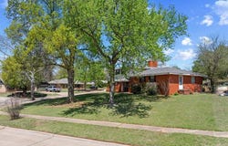 902 Walnut Court, Guthrie, OK 73044