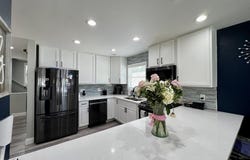 1109 S 86th St, West Allis, WI 53214