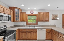121 Cedar Lane, Canadensis, PA 18325