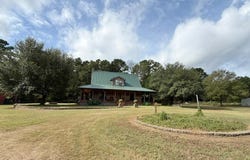 408 CR 1585, Grapeland, TX 75844