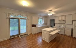 592 Charles Place, Highland Heights, OH 44143