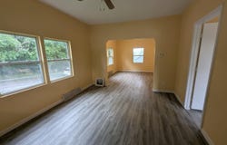 3328 Grand Avenue, Omaha, NE 68111