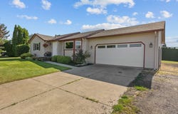 5606 N CANAL Rd, Newman Lake, WA 99025